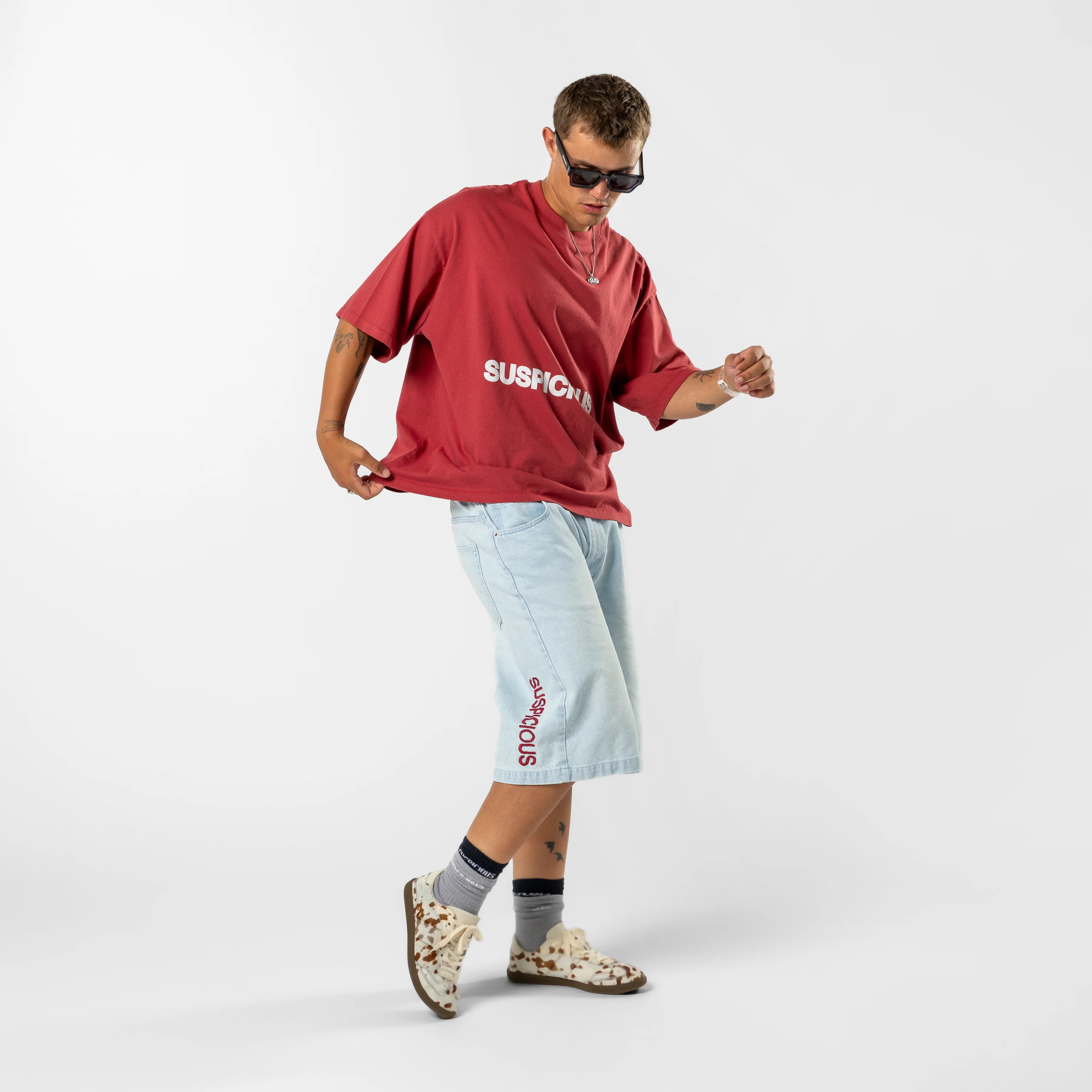 Buongiorno / Suspicious Tee - Ruby - Image 5
