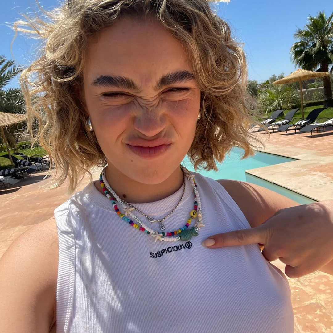 The Suspicious Necklace - Smiley - Image 6