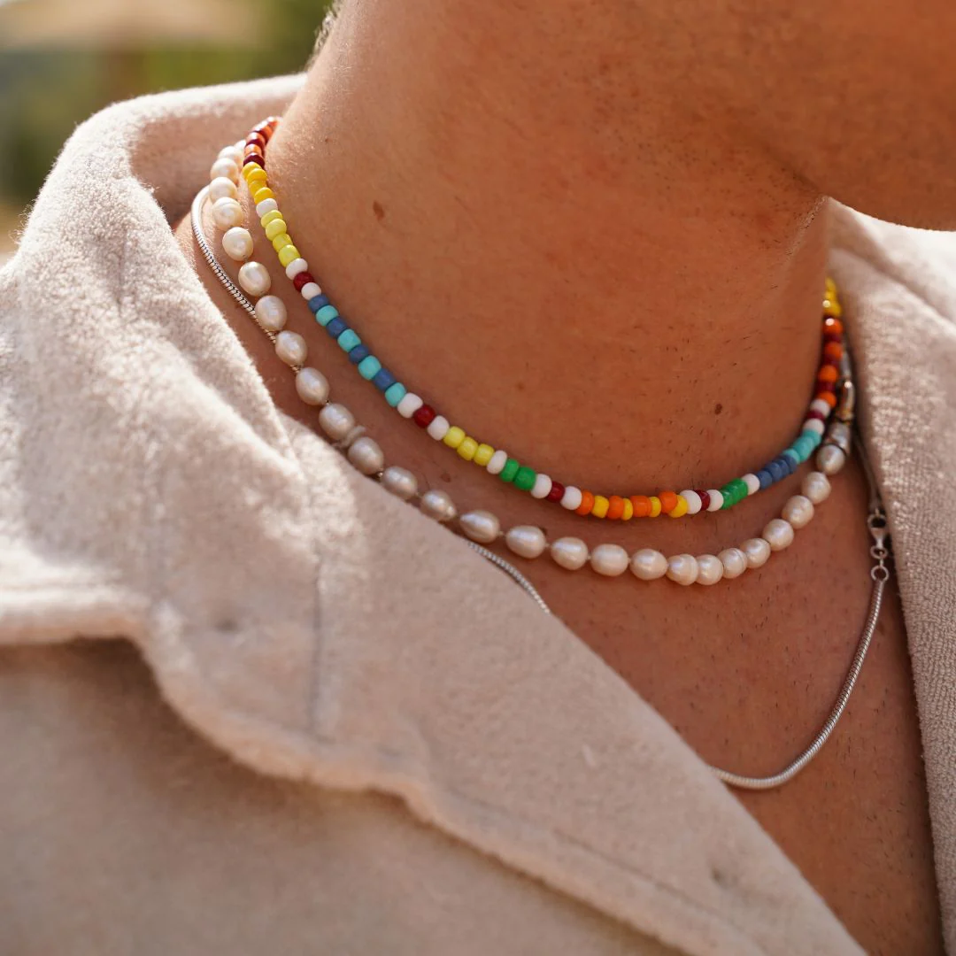 The Suspicious Necklace - Spring - Image 2