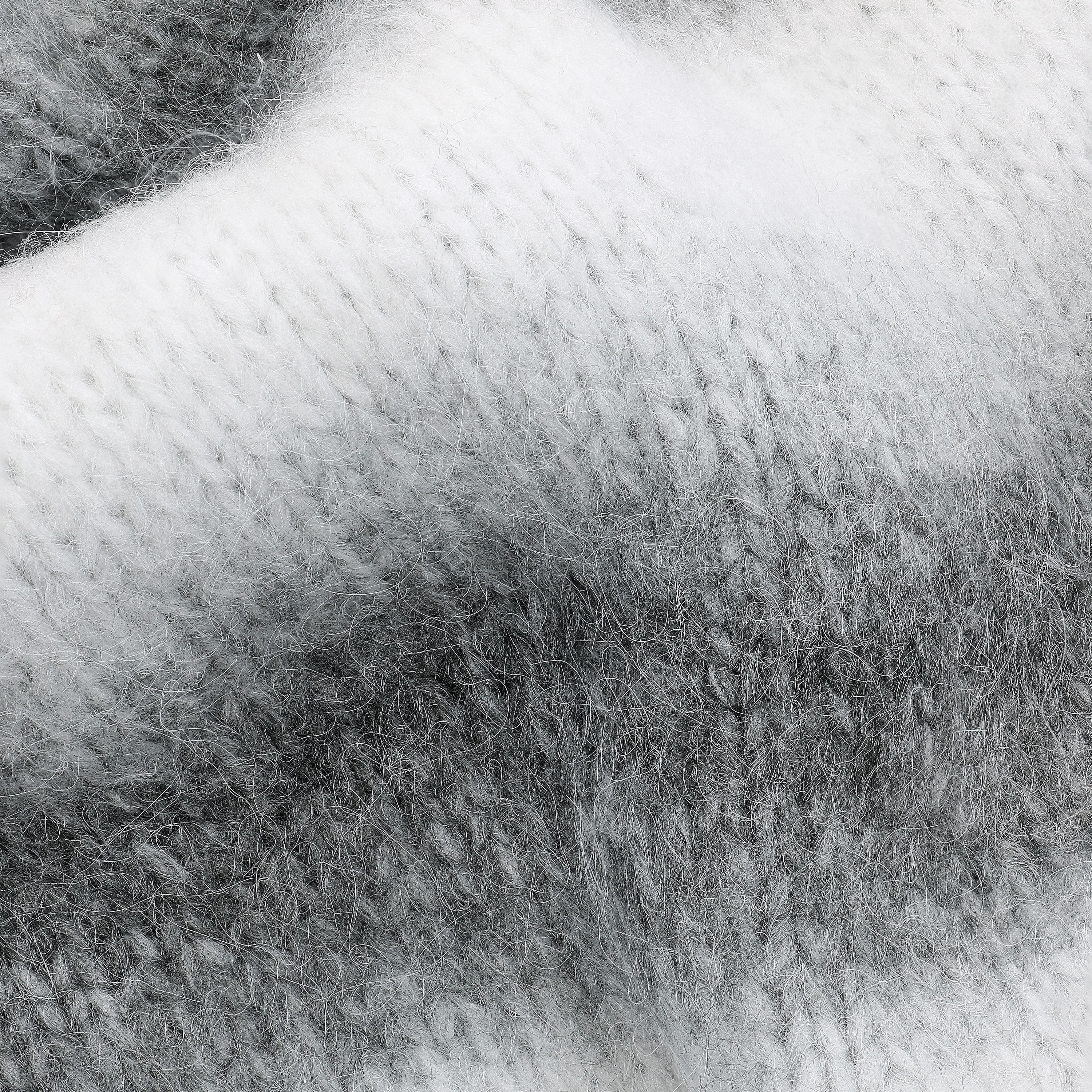 The Label Gradient Knit - Black - Image 4