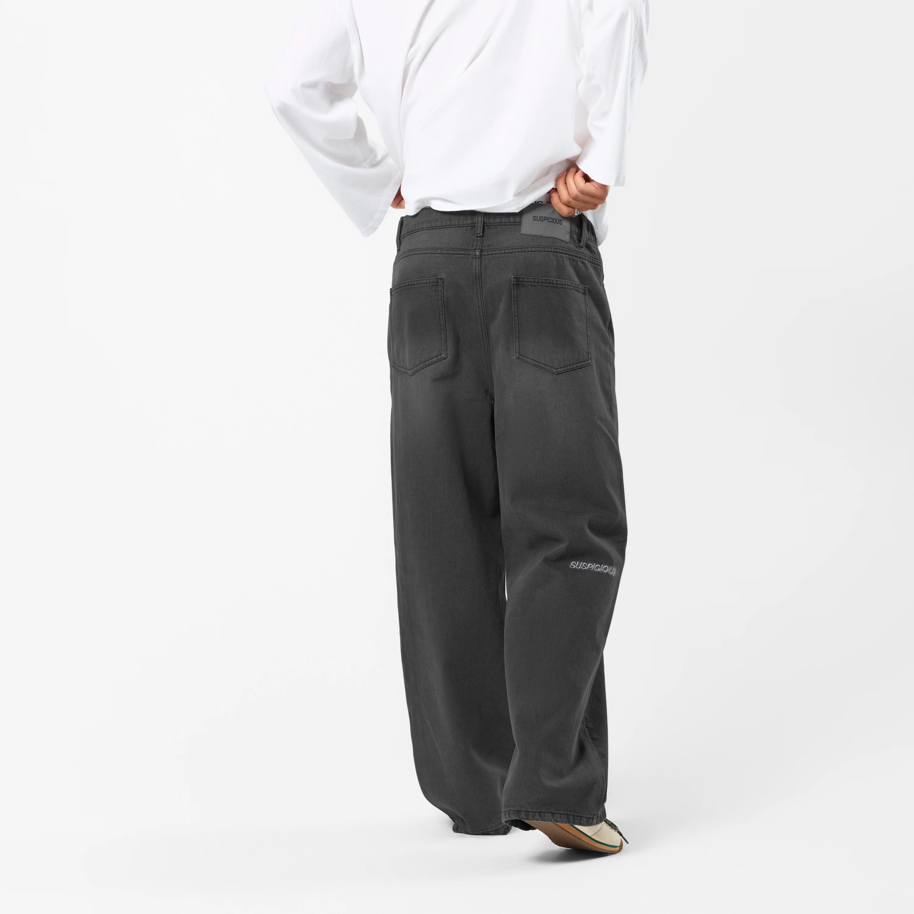 Winter 5 / Essentials Roomie Jeans - Black - Image 6