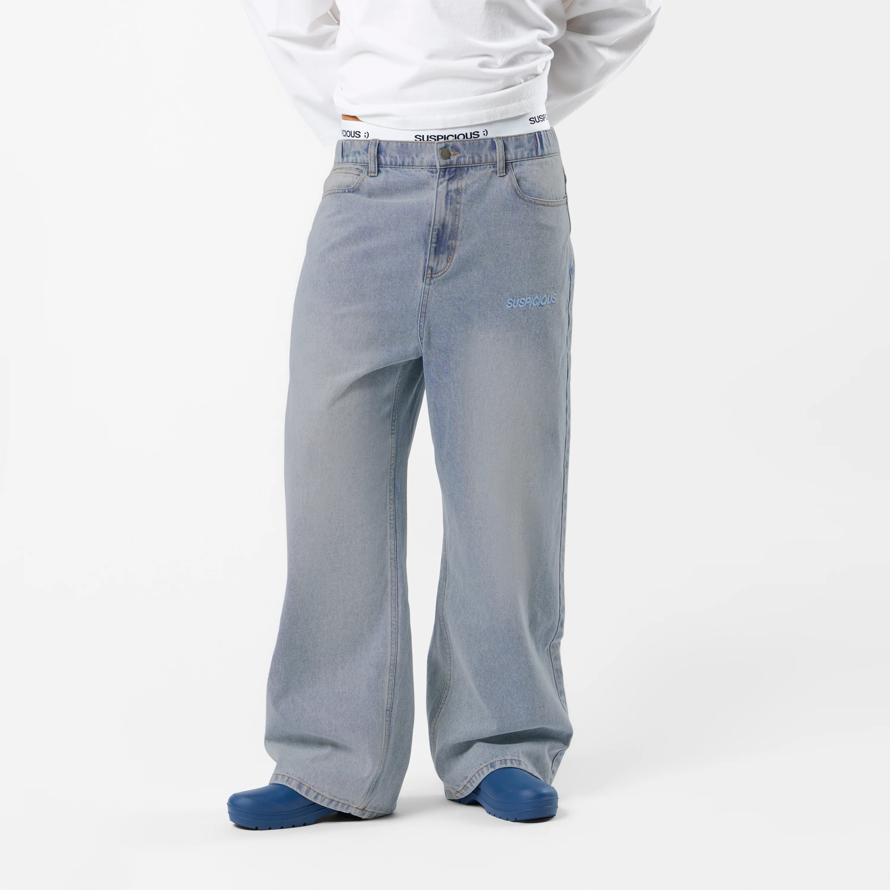 Winter 5 / Essentials Roomie Jeans - Bleached - Image 2