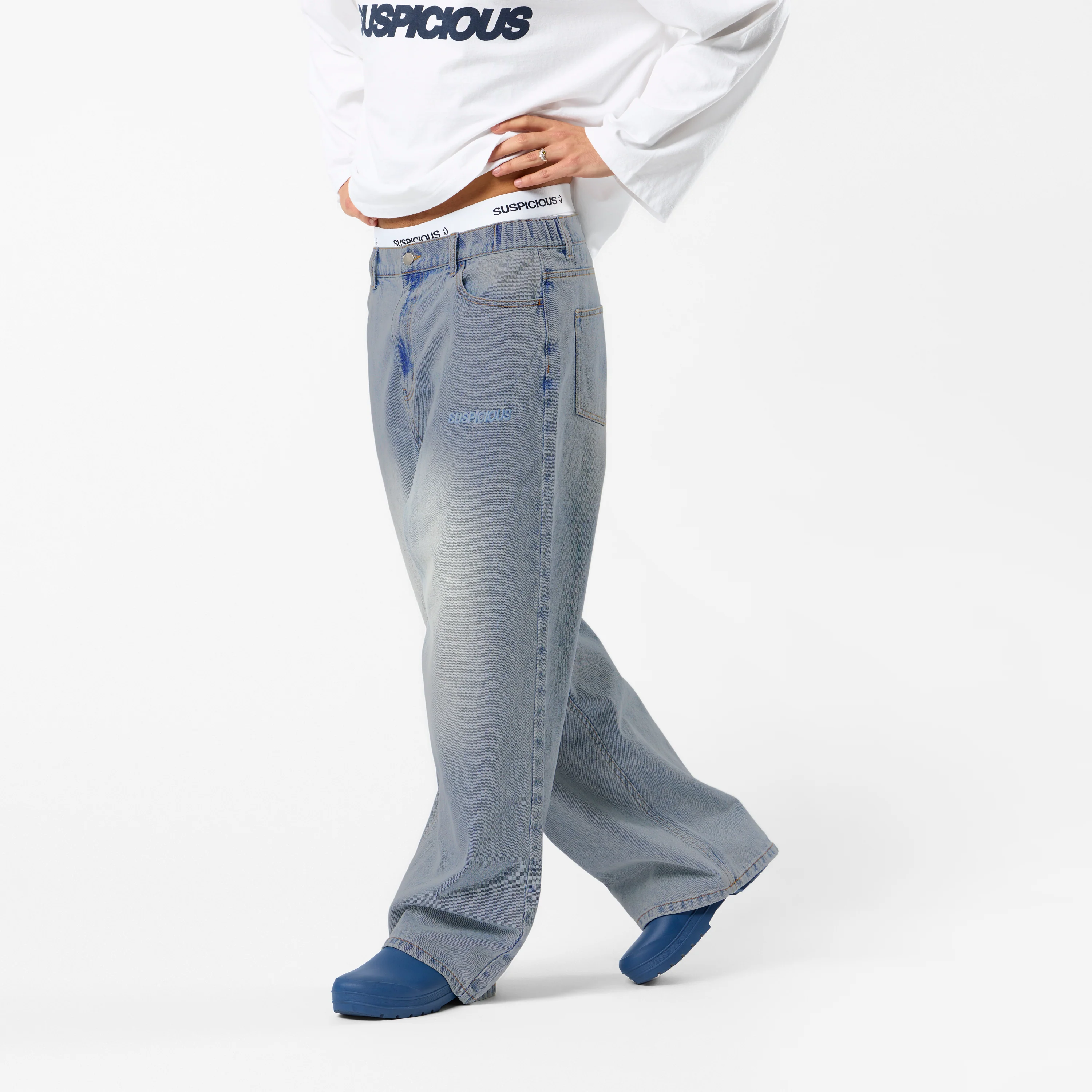 Winter 5 / Essentials Roomie Jeans - Bleached - Image 4