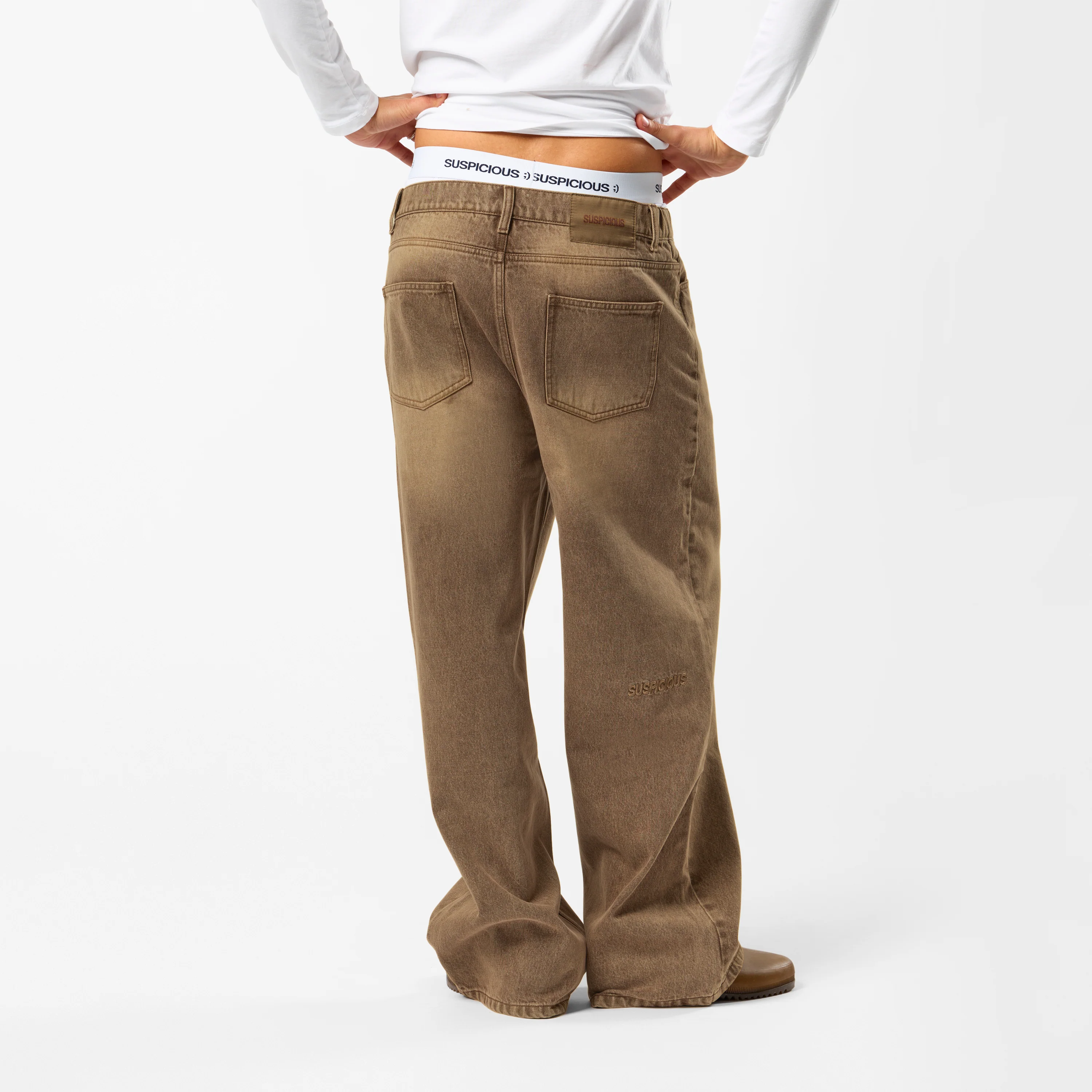 Winter 5 / Essentials Roomie Jeans - Washed Espresso - Image 6