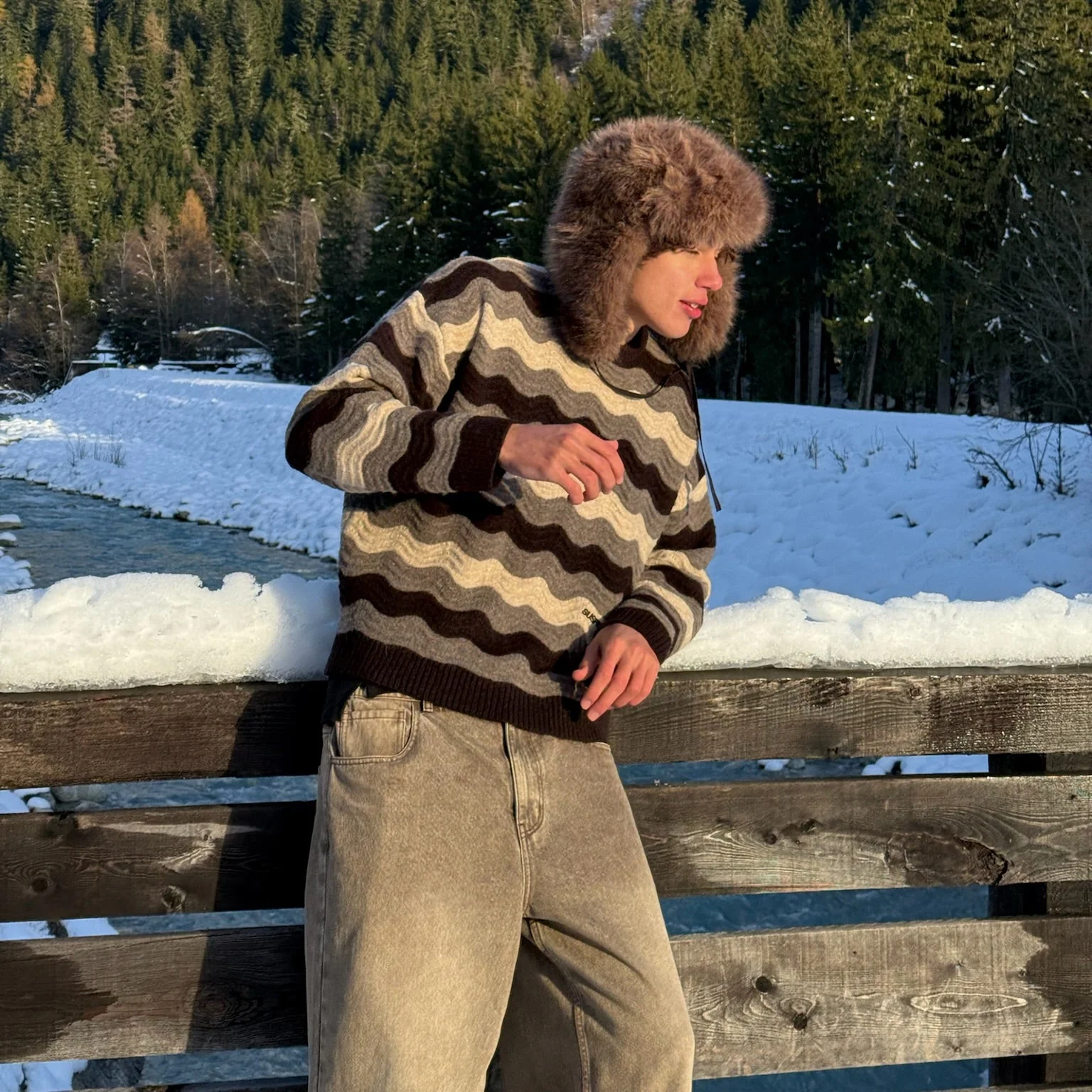 Winter4 / Essentials Knitted Wavy Sweat - Brown - Image 10